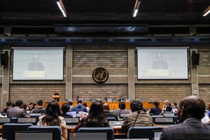 这是6月26日在肯尼亚首都内罗毕拍摄的会议现场。（图：新华社）