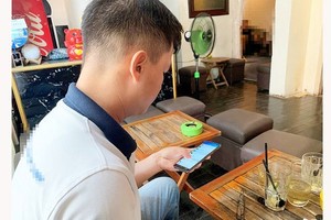 一名受骗者被诱骗参加网上销售，被骗走数千万元。