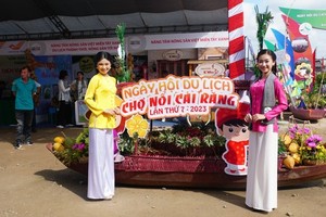 丐凌水上集市文化旅游盛会开幕