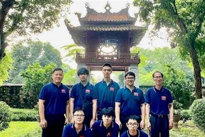 六名学生全部获奖。