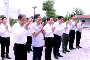 中央宣教部工作团在安沛市阮太学历史遗迹区上香缅怀阮太学爱国者。（图：安沛报）