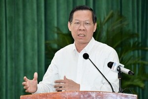 建设专业与高度服务精神干部队伍