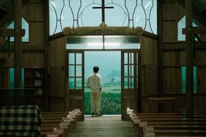 导演范天恩的《金色茧房》将于8月上映。