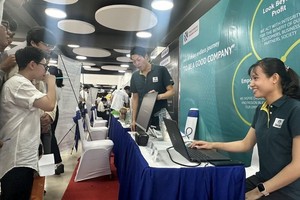 校方与企业对接开设招聘平台，供大学生寻求就业机会。（图：丰田）