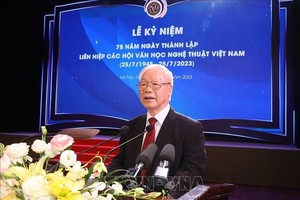 加强文艺队伍政治素质和职业道德