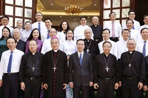 国家主席探望越南主教委员会