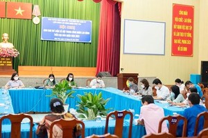 平新郡召开的工人、劳工中社会舆论交接会。