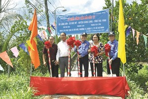 培德精舍理事会代表与地方代表主持动土仪式。