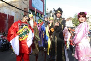 元宵节游行活动。