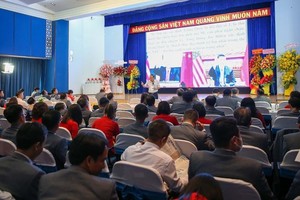 干部、党员须经常提高政治本领。图：“越南海洋与海岛现状”专题会议。