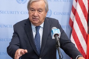 联合国秘书长古特雷斯在纽约总部向记者介绍即将展开的一系列出访。（图：联合国）