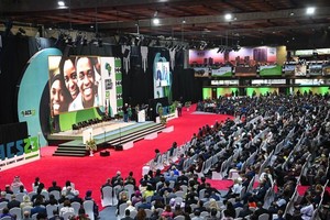 9月4日，在肯尼亚内罗毕，与会代表参加首届非洲气候峰会开幕式。（图：新华社）