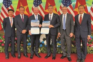 致力投资革新机队