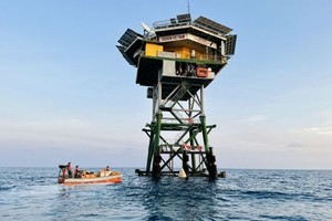 市代表团探访 DK1/10 瞭望台