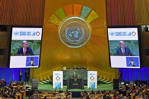 9月18日，在位于纽约的联合国总部，联合国秘书长古特雷斯在联合国可持续发展目标峰会上讲话。（图：新华社）