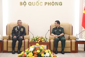 国防部长潘文江大将接见泰国皇家军队国防力量司令差林坡将军。（图：国防部）