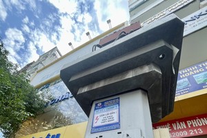 试行在变压站广告