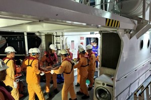 及时营救在长沙群岛海域受伤渔民