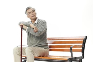 长者多做这几个动作可防跌倒