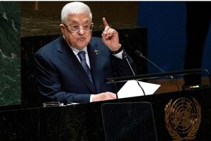  巴勒斯坦总统阿巴斯警告，要是以巴没有“两国方案”，中东就不会有和平。（图：AP）