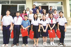 关爱受疫影响贫困生