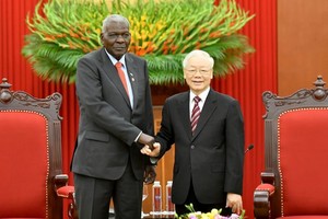 阮富仲总书记接见古巴党、国家高级代表团