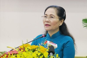 市人民议会主席阮氏丽在研讨会上发表讲话。（图：市党部新闻网）