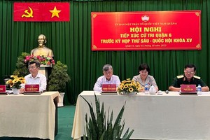 本市国会代表小组在接触会上记取并采纳选民的各项意见。（图：志石）