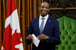 来自魁北克的众议员弗格斯成为加拿大史上首位国会众议院黑人议长。（图：路透社）