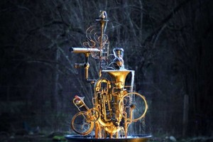 艺术品部分零件能够以流水驱动。（图：互联网）