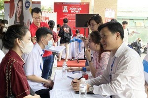 为大学生提供就业机会