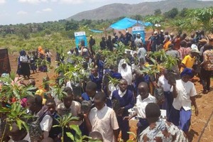 在10月16日世界粮食日到来之际，联合国秘书长古特雷斯发表致辞，呼吁各国将结束全球粮食危机提上全球议程的首要位置，让每个人都得到足够的食物。（图：联合国）