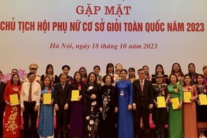 基层妇女会干部致力率先垂范