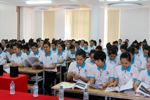 我国公民赴境外工作之前接受培训。（图：劳动报）