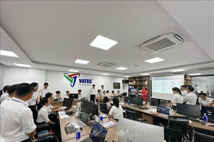 图为一商务俱乐部英语练习场景。（图：越通社）