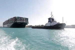 埃及苏伊士运河管理局发表声明说，自2024年1月15日起，部分船舶途经苏伊士运河的通行费将上调。（图：互联网）