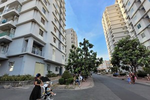 社会住房需求很高，但建设项目的开展进度却未尽人意。