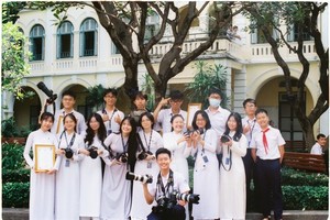 第一郡陈大义高中专校摄影俱乐部。