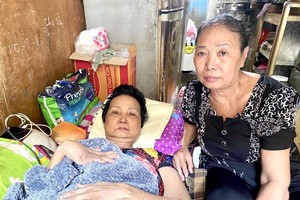 黄氏英（左）与黄氏琴。