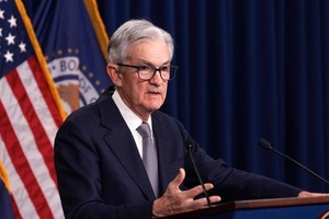 11月1日，美国联邦储备委员会主席鲍威尔在华盛顿出席记者会。（图：新华社）