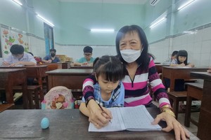 林珍一直都获担任启蒙老师。