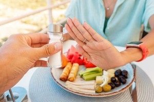 调查发现，与“从不”或“很少”向食物中添加盐的人相比，“有时”“经常”或“总是”向食物中添加盐的人患2型糖尿病的风险分别高出13%、20%和39%。（示意图：iStock ）