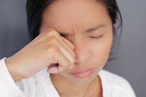 如何预防视网膜剥离？