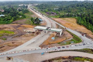 朱笃-芹苴-滀臻高速公路建设投资项目一期，已获国会于2022年6月16日颁发的第60号《决议》中批准投资主张。