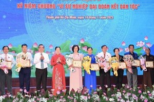 本市乃是全国祖国阵线活动先锋