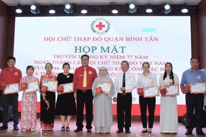 多个单位和个人获表彰“好人善事”称号。