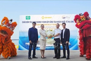 广宁迎来今年首批乘坐邮轮中国游客团