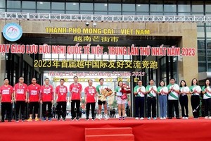 首届越中国际友好交流竞跑在广宁省举行