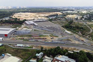 位于守德市隆平坊的地铁1号线列车聚集地。（图：周俊）