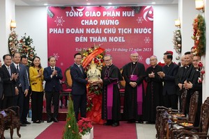 国家主席探望顺化总教区